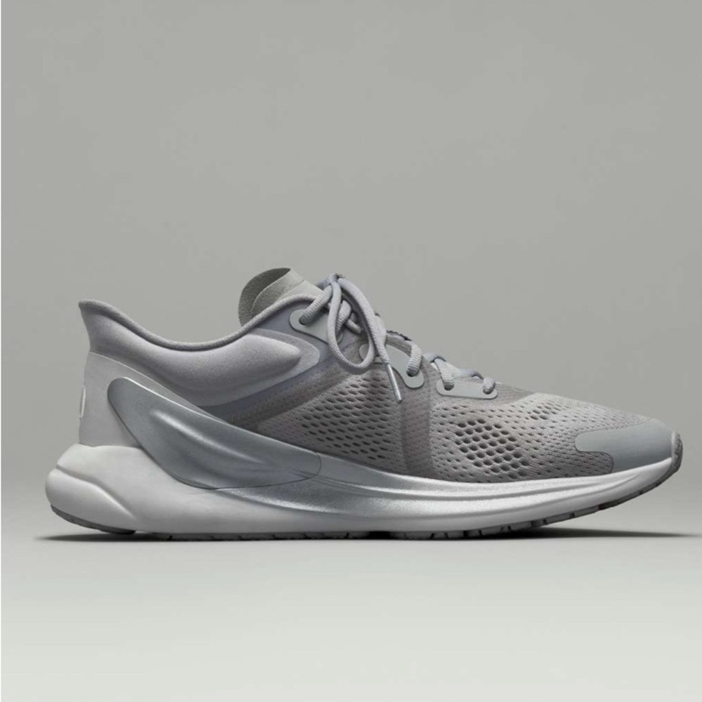 Lululemon Blissfeel Womens Running Shoe, Gray and White, Size 8.5